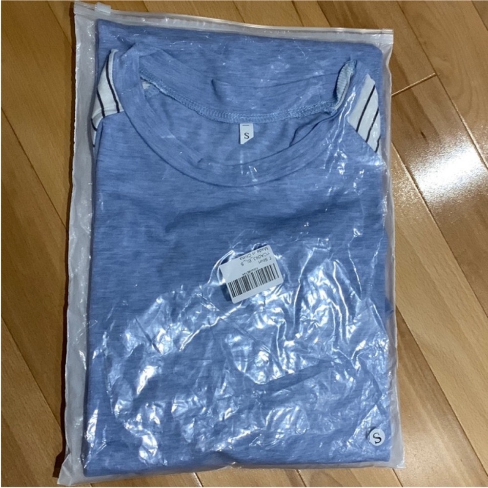 2 NWT/1 EUC Short Sleeve Solid/Striped Tees (Light Blue & Burgundy) - size S&M - Picture 5 of 16